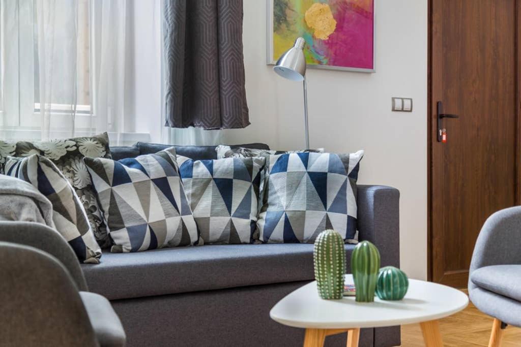 Your Well Deserved Happy Place With Love Apartment Budapest
